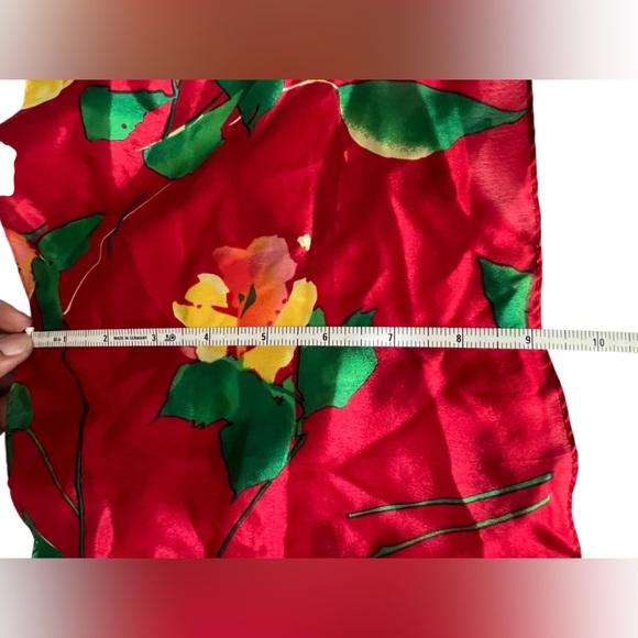 Beautiful Floral Red and Green Scarf, approx. 9”x53” - Picture 7 of 7